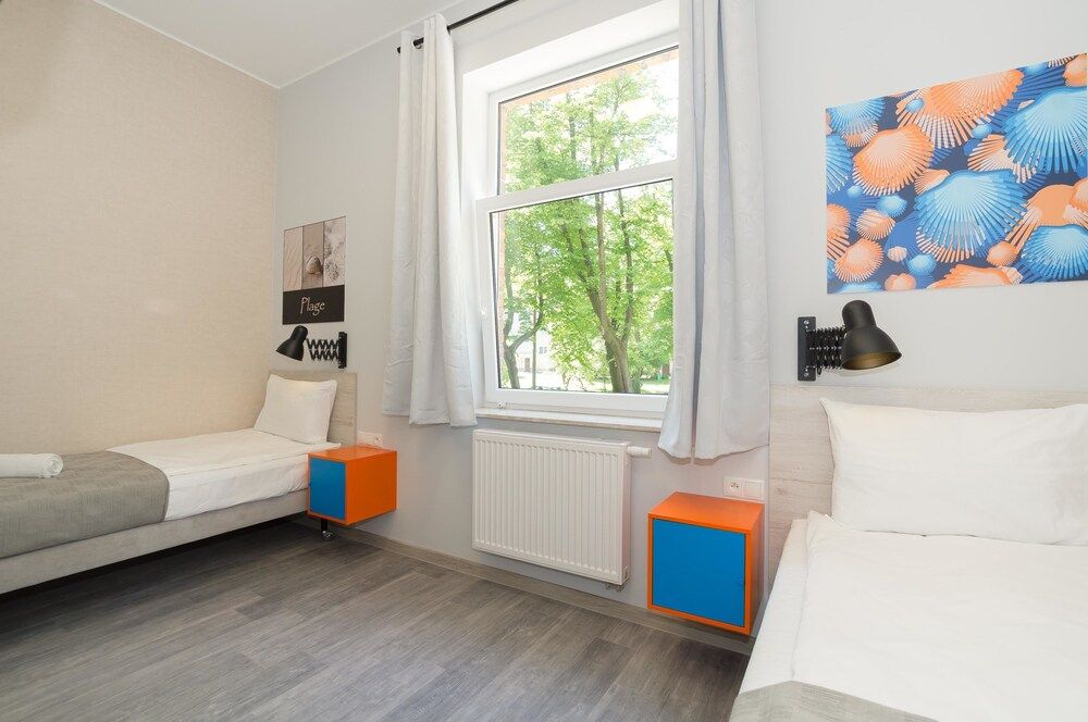 Twin Room (7)