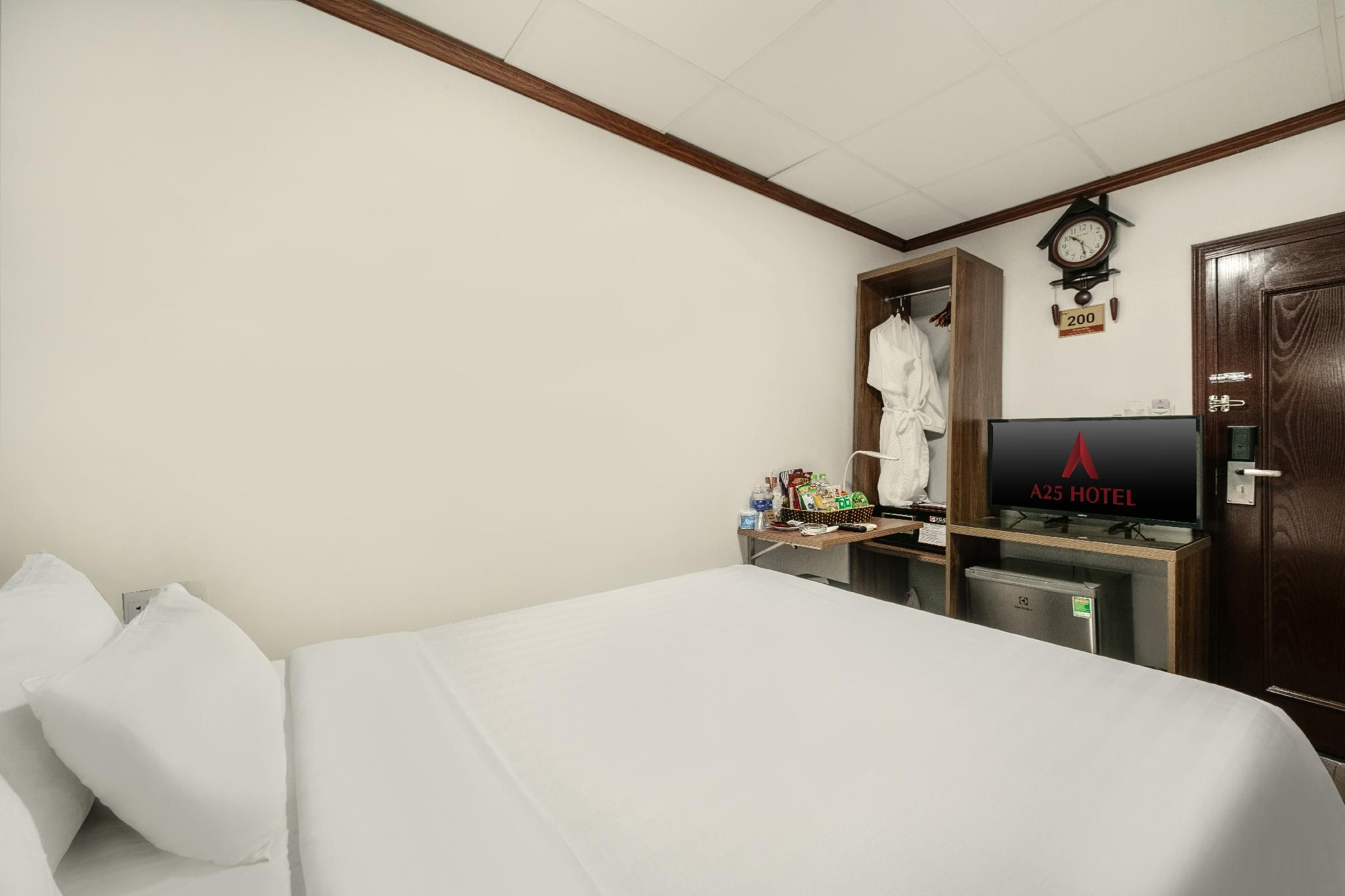 Single Room - Breakfast Included