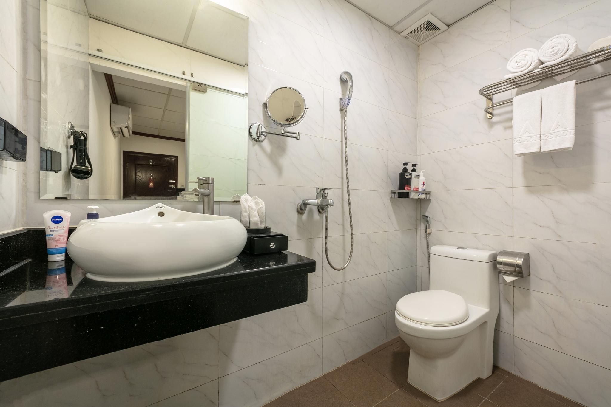 Single Room - Breakfast Included