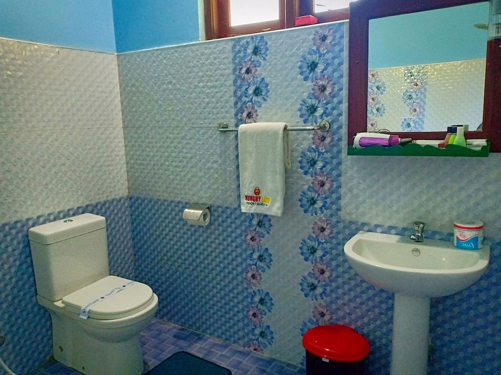 Hungry Lion Sigiriya Standard Triple Room, Multiple Beds 5