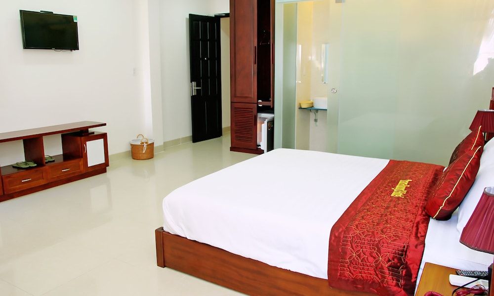 undefined Tram Huong 10