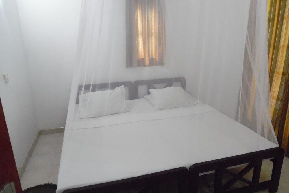 Talalla BnB Standard Double Room, 1 Queen Bed, Garden View 3