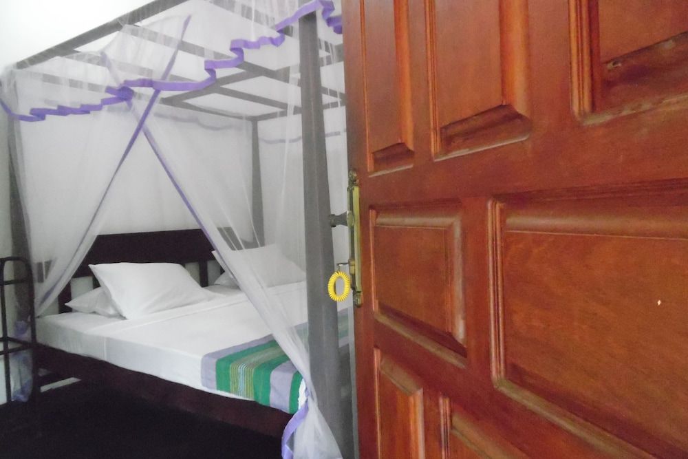 Talalla BnB Standard Double Room, 1 Queen Bed, Garden View 4