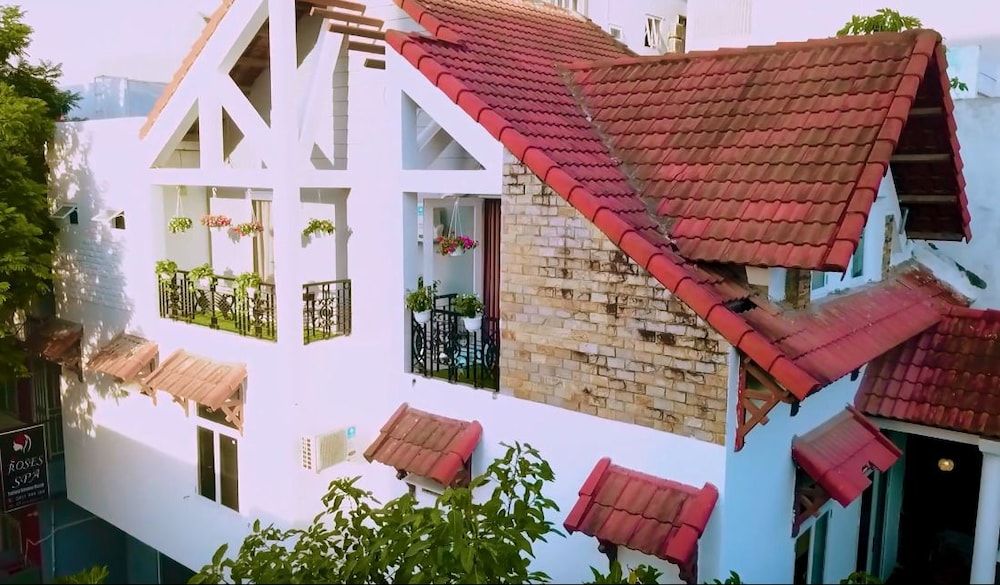 undefined Green Balcony Hostel & Coffee