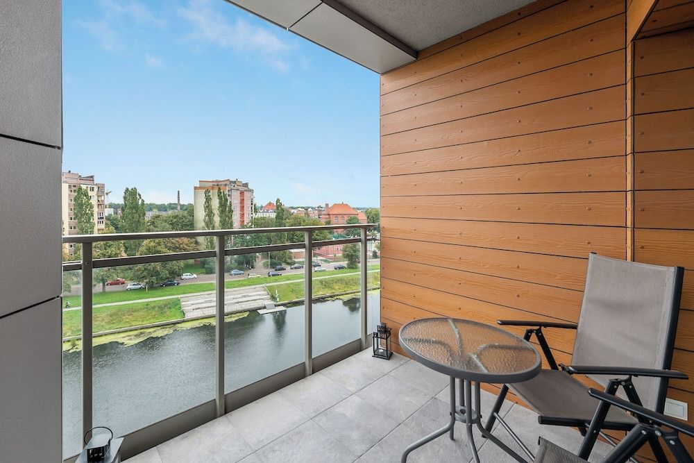 Riverside Nowa Motława SPA, Pool, Gym & Parking by Downtown Apartments Deluxe Apartment, 1 Queen Bed with Sofa bed, River View 5