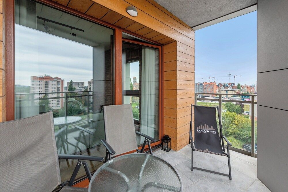 Riverside Nowa Motława SPA, Pool, Gym & Parking by Downtown Apartments Deluxe Apartment, 1 Queen Bed with Sofa bed, River View 4