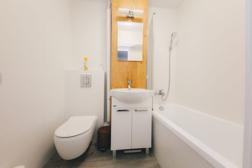 ShortStayPoland Aleja Solidarności - B61 Apartment 16