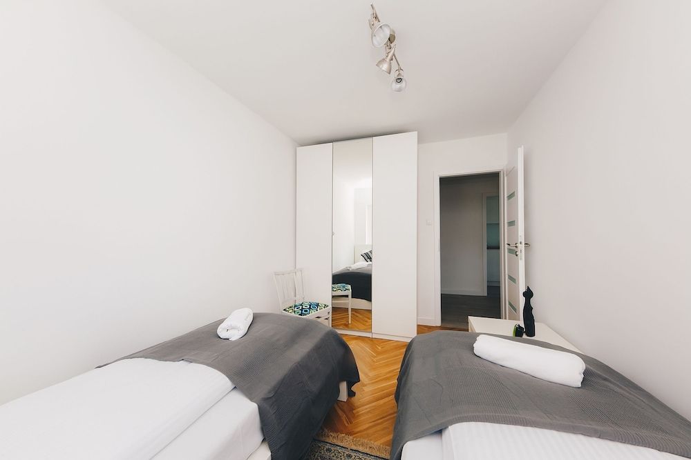 undefined ShortStayPoland Aleja Solidarności - B61 4