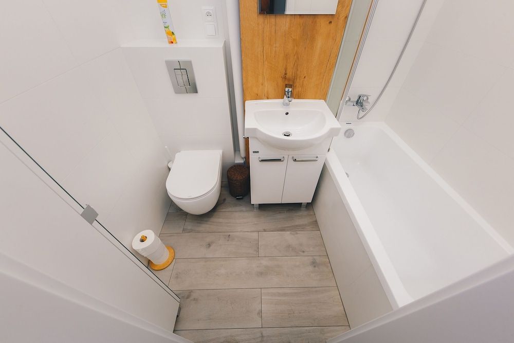 ShortStayPoland Aleja Solidarności - B61 Apartment 15