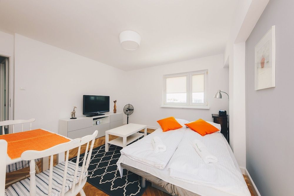 undefined ShortStayPoland Aleja Solidarności - B61 10