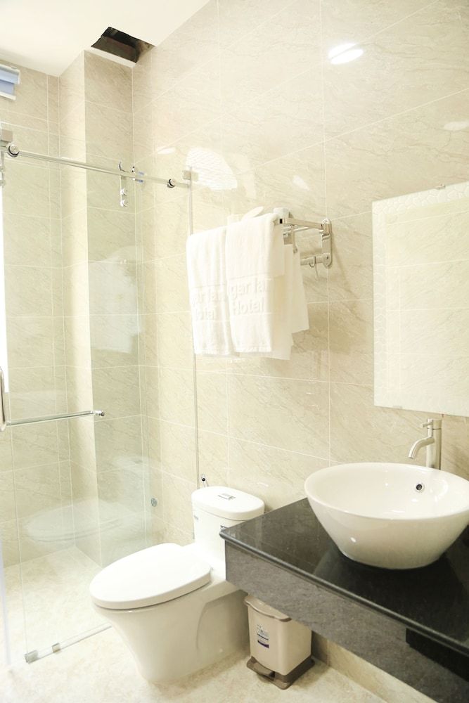 Sugar Land Villa Hotel Dalat Deluxe Quadruple Room, 2 Queen Beds, Hill View 10