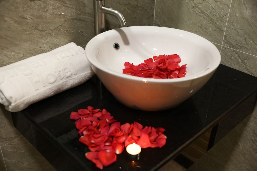 Sugar Land Villa Hotel Dalat Deluxe Quadruple Room, 2 Queen Beds, Hill View 13