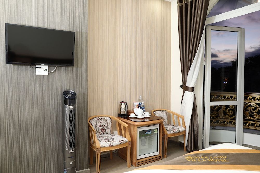 Sugar Land Villa Hotel Dalat Deluxe Quadruple Room, 2 Queen Beds, Hill View 8