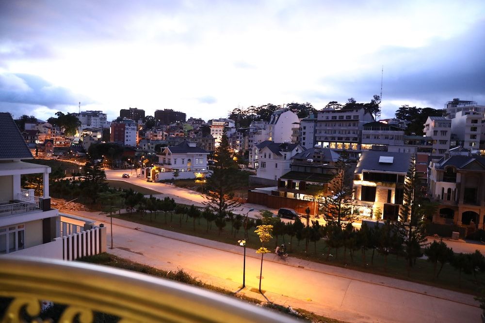 Sugar Land Villa Hotel Dalat Deluxe Quadruple Room, 2 Queen Beds, Hill View 19