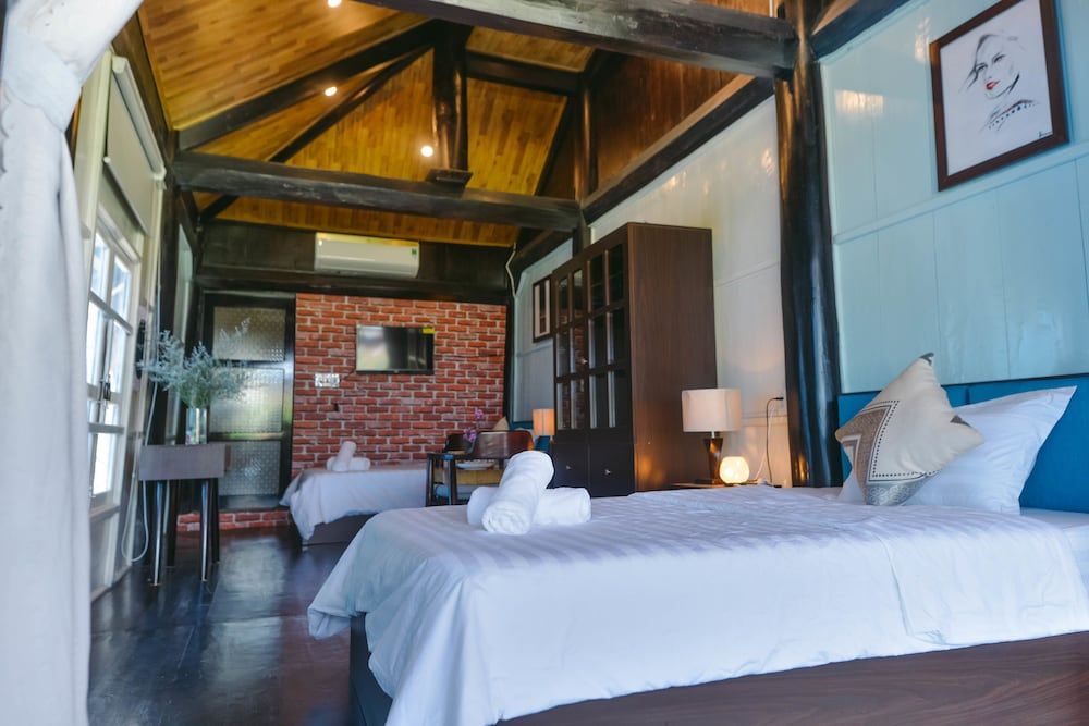 An Bang Stilt House Traditional Twin Room 3