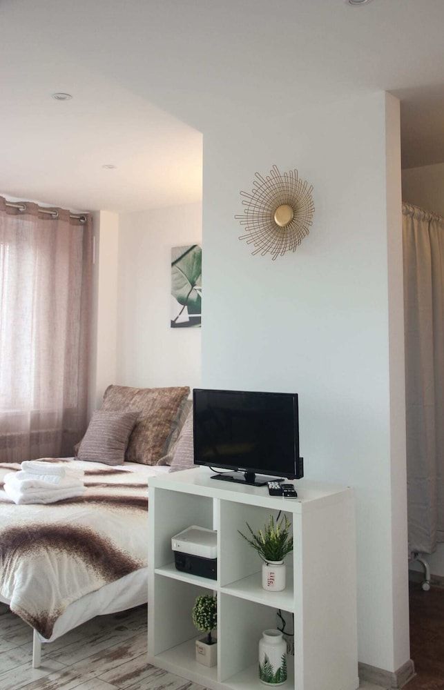 undefined Sunny City Center Apartment 7