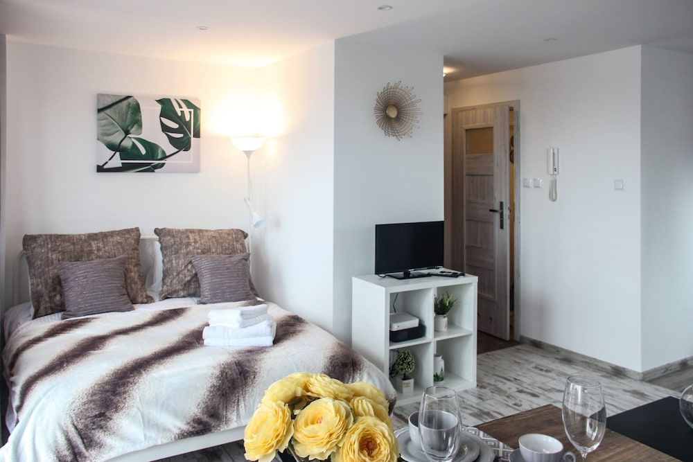 undefined Sunny City Center Apartment 6