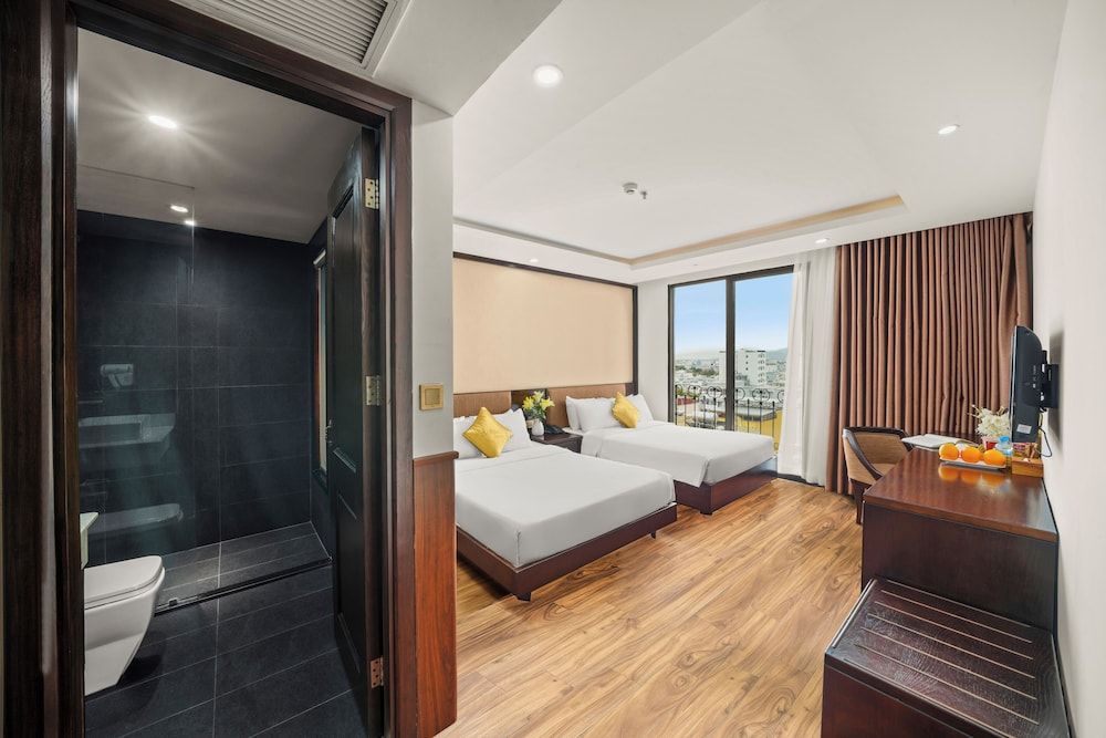 Suite Triple Room with Balcony