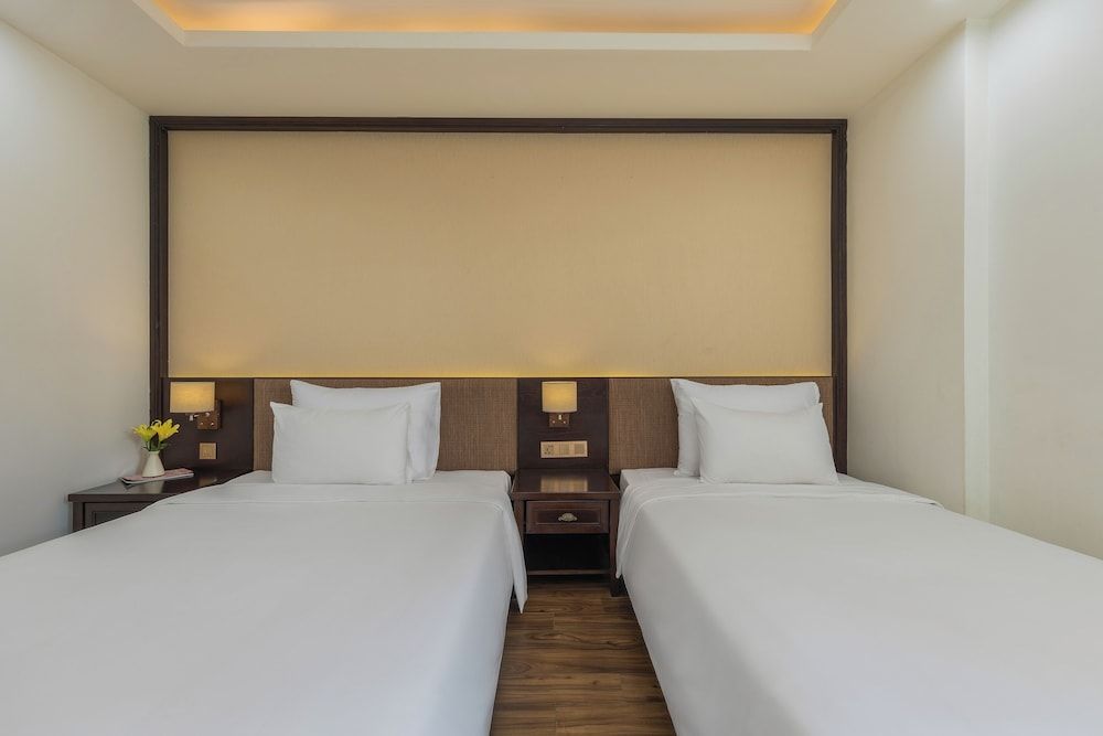 Palazzo Da Nang Beach Hotel Deluxe Triple Room, City View 5