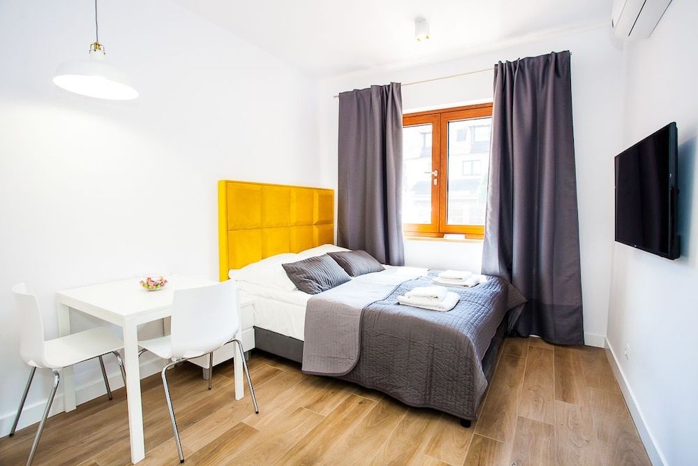 Studio Suite (Lemon)