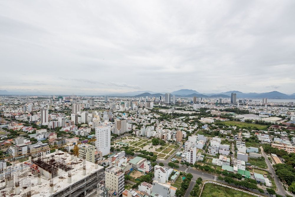 undefined Johnny's Luxury Apartments 3