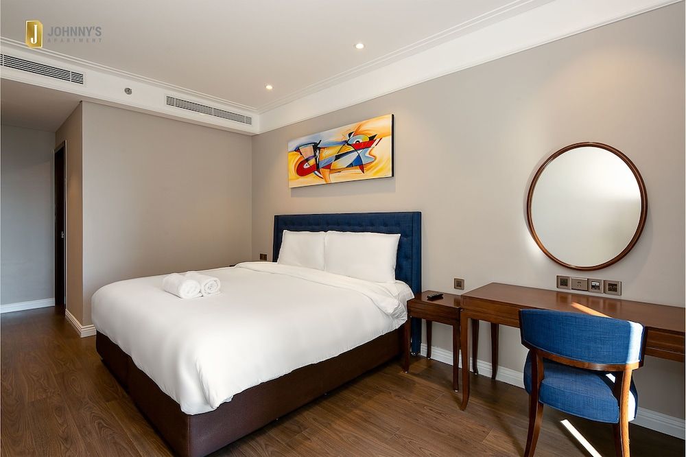 undefined Johnny's Luxury Apartments 6