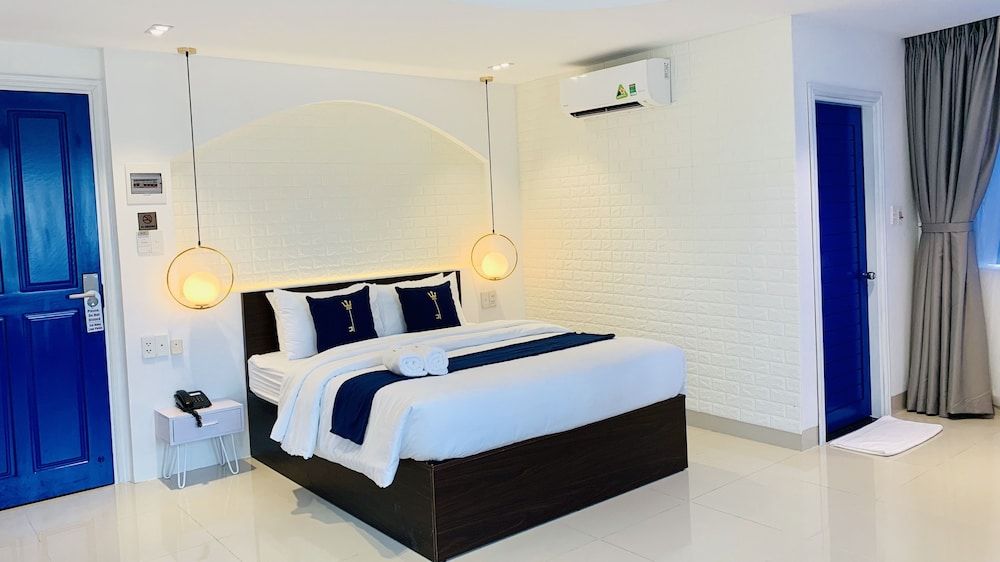 undefined Chill Box Premier Beach Hotel