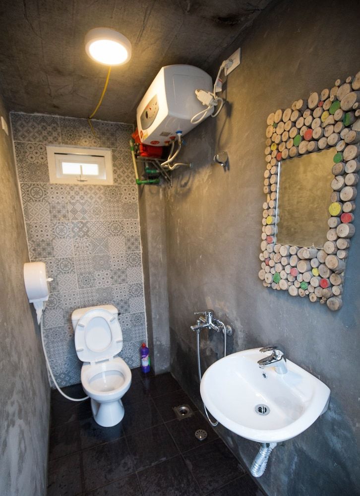 Halley Hostel Basic Double Room 2