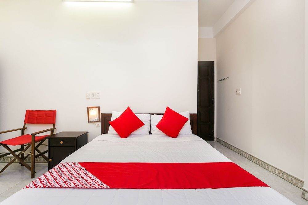 undefined OYO 117 Gina Hotel 7