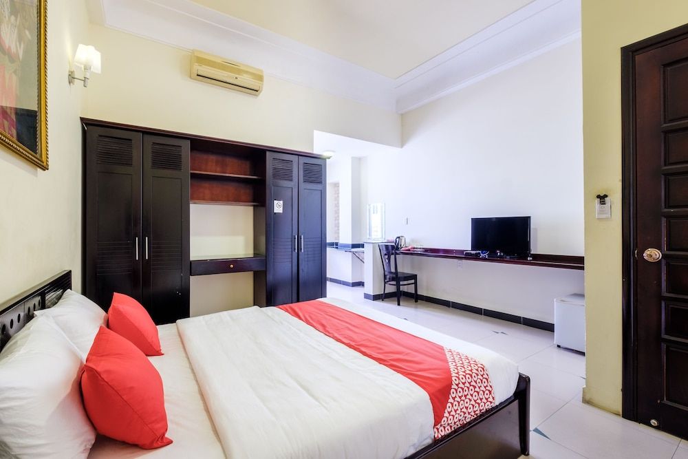 undefined Coop's Hotel & Apartments 4