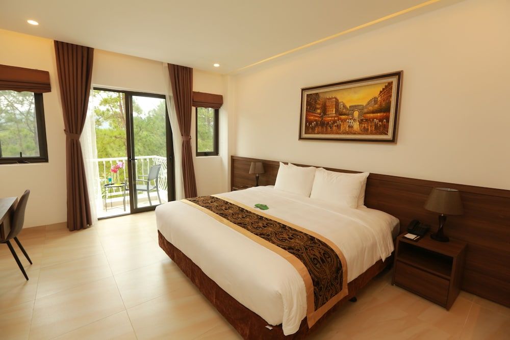Premium Deluxe Room, 2 Single Beds, Lake View
