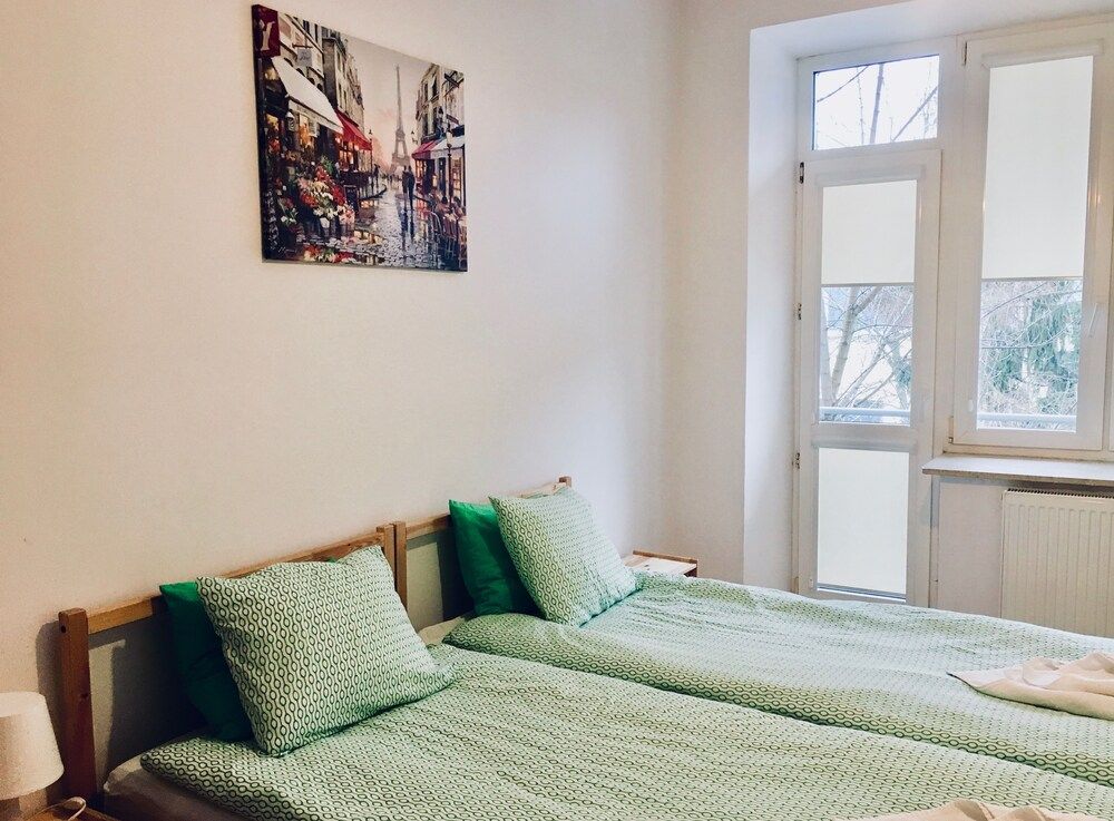 Standard Apartment, Multiple Beds, Non Smoking