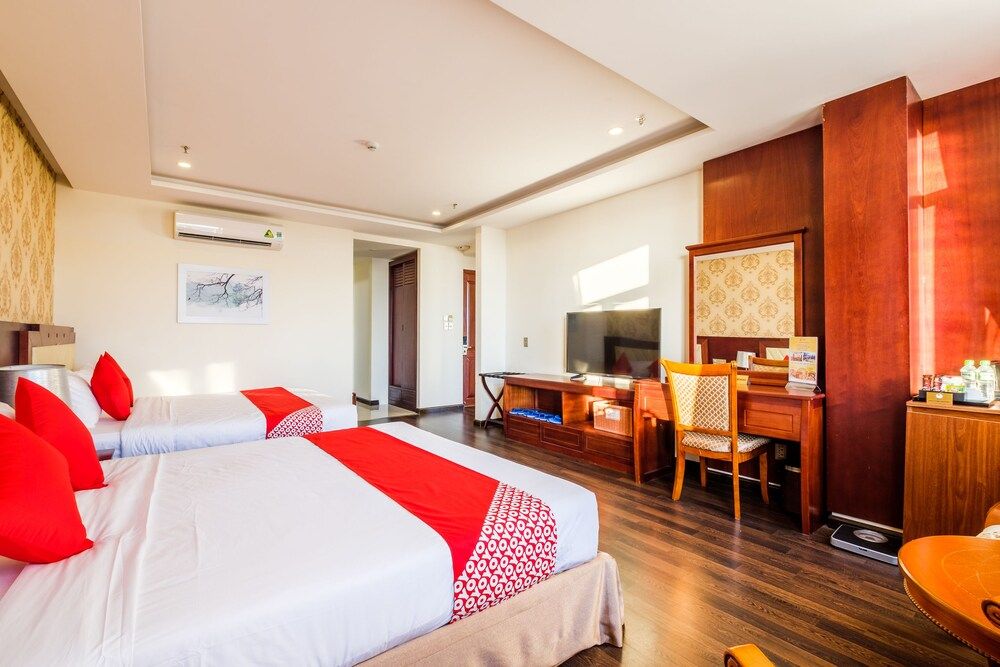 OYO 122 GIC Land Hotel Family Room 2