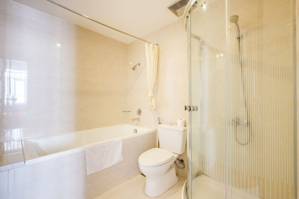 undefined OYO 122 GIC Land Hotel 5