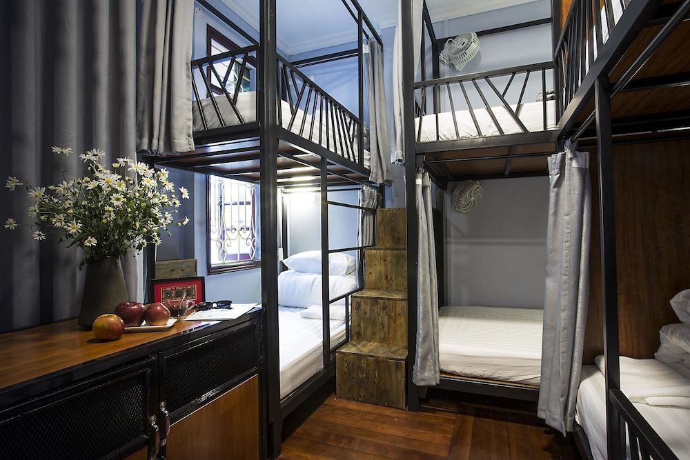 undefined The Chi Novel Hostel