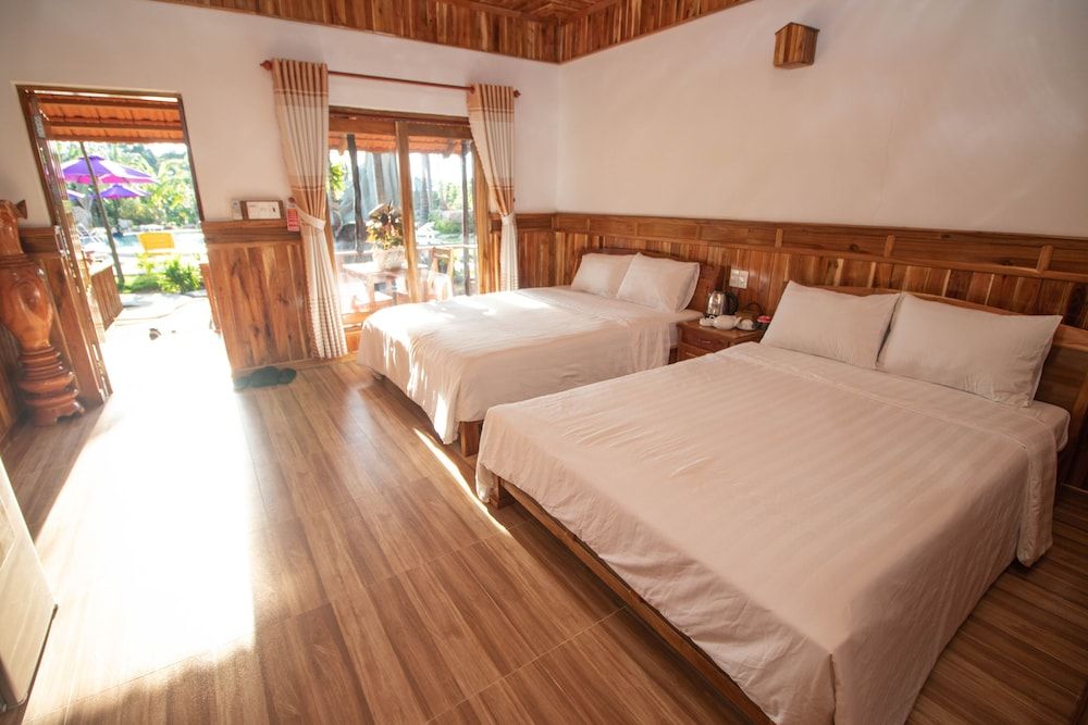 Y Nghia Bungalow Deluxe Triple Bungalow 3