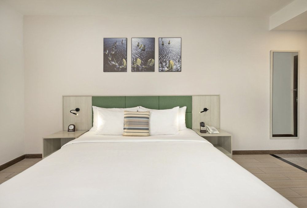 Superior Room, Balcony, City View