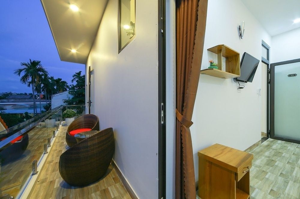 Nhu Y Homestay Deluxe Room 6