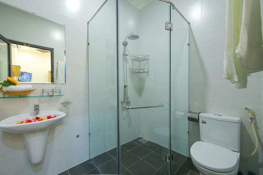 Nhu Y Homestay Deluxe Room 9