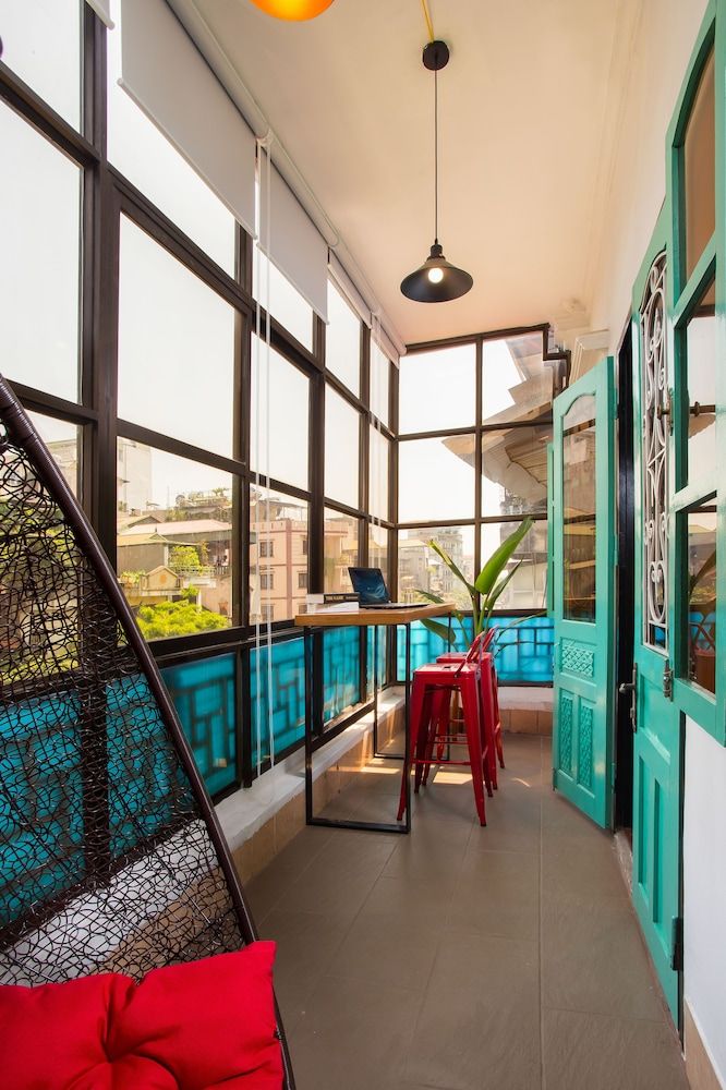 undefined Em Am Studio 2