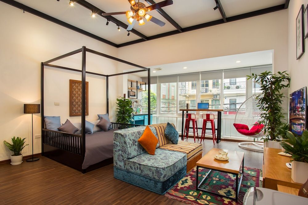 undefined Em Am Studio 6