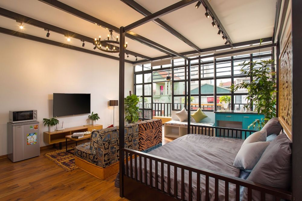 undefined Em Am Studio 8