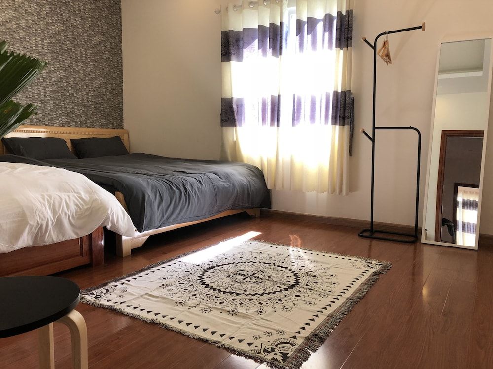 undefined The Tribute 8