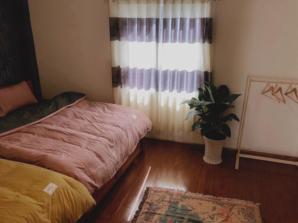 undefined The Tribute 5