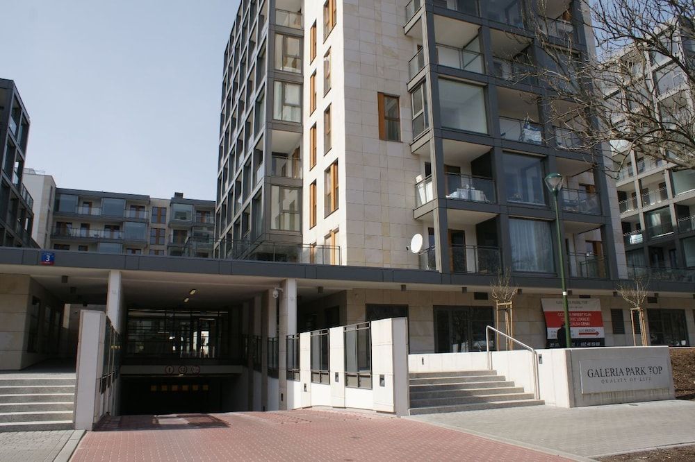 undefined M&R Apartament Airport Obrzeżna 3 3