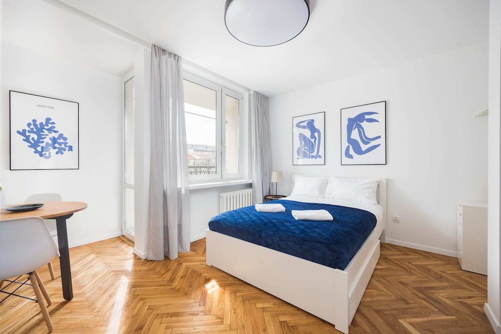 undefined Riverside Comfort Studio