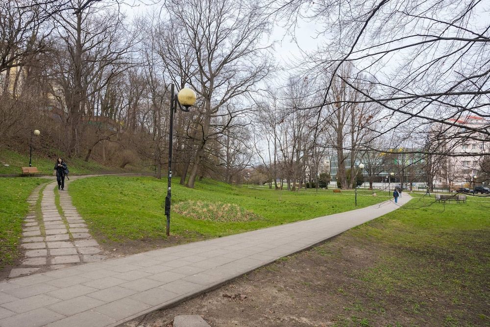 undefined Riverside Comfort Studio 10