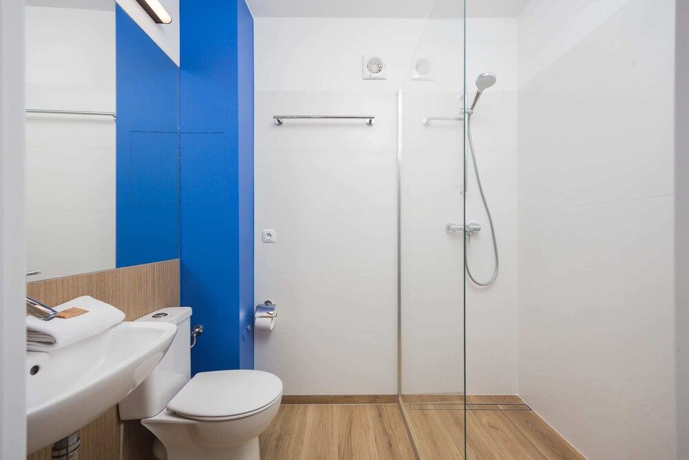 Riverside Comfort Studio Apartment 12