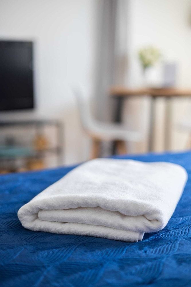 Riverside Comfort Studio Apartment 19