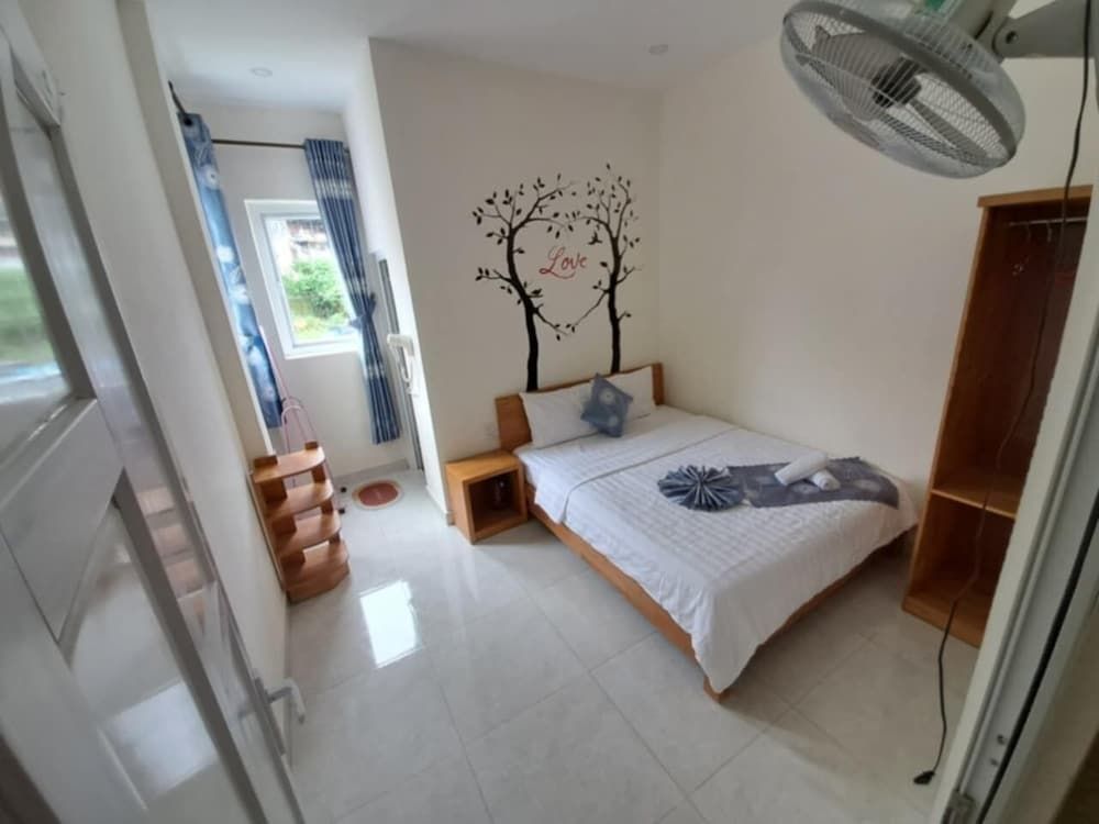 undefined MrLee Dalathouse 3